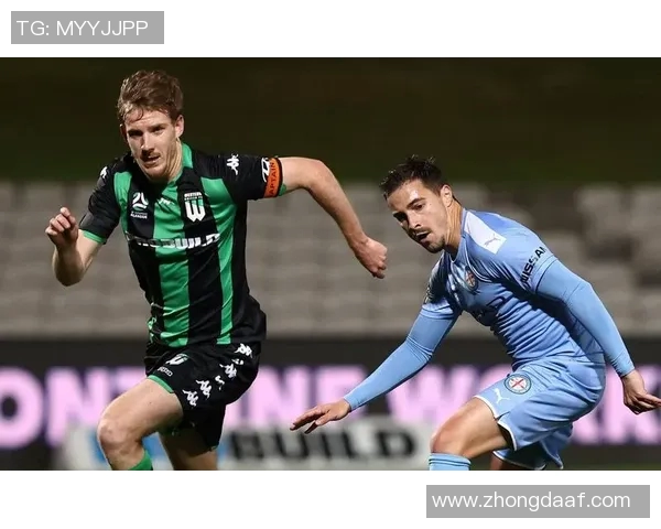 墨尔本胜利与清菜联的激烈对决展现足球魅力与团队精神